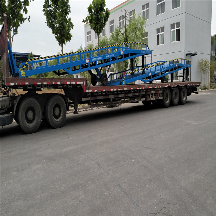 移动登车桥发货中 移动登车桥发货中